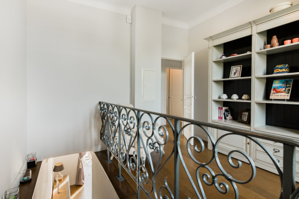 villa in Cannes : Rent this renovated villa in the quiet area of La Croix des Gardes,  can accommodate up 8 guests. - Photo 11