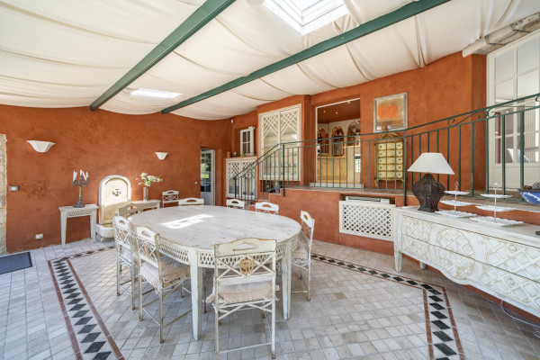 villa in Cannes : Rent this 8 bedrooms with an amazing view of  the Cap d'Antibes and Golfe Juan bay. - Photo 20