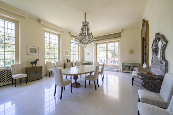 villa in Cap d'Antibes : Rent this exceptional domaine from the 1920's - 9 bedrooms, tennis court, large swimming pool, fitness room. - Photo 26