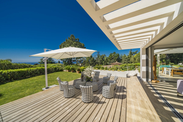 villa in Cannes : Rent this brand new modern villa in Cannes Croix des Gardes with a stuning 180 degree sea view - Photo 6
