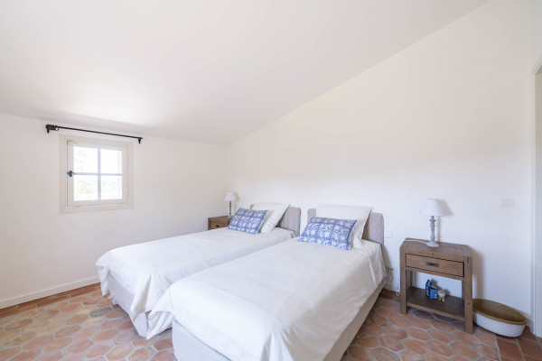 villa in Grasse : Rent this 8 bedrooms provencal villa between Valbonne and Grasse, perfect for family holidays. - Photo 23