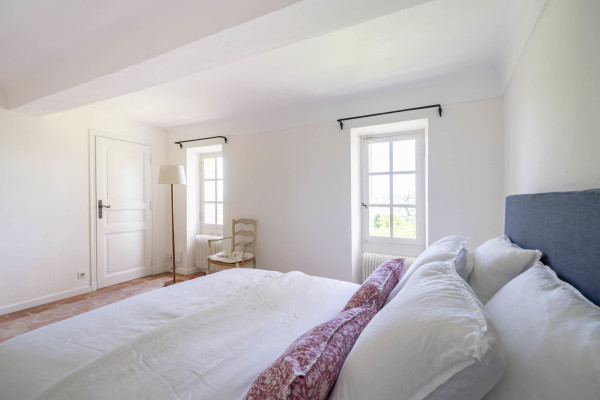 villa in Grasse : Rent this 8 bedrooms provencal villa between Valbonne and Grasse, perfect for family holidays. - Photo 13