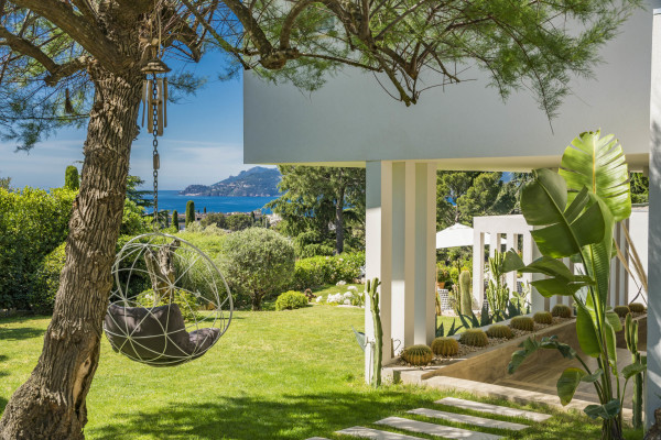 villa in Cannes : Rent this brand new modern villa in Cannes Croix des Gardes with a stuning 180 degree sea view - Photo 36