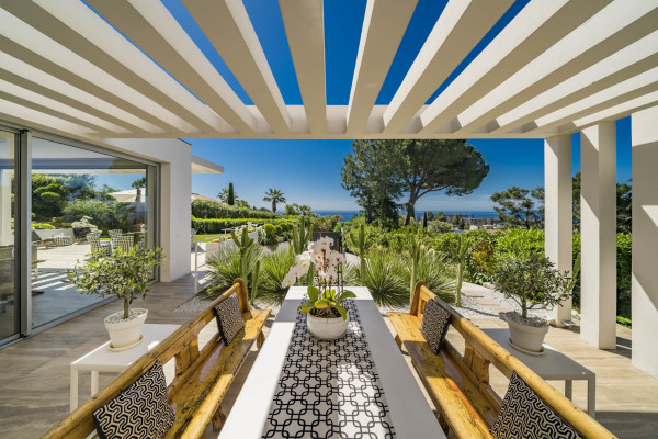 villa in Cannes : Rent this brand new modern villa in Cannes Croix des Gardes with a stuning 180 degree sea view - Photo 5