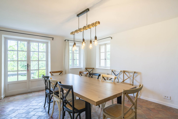 villa in Grasse : Rent this 8 bedrooms provencal villa between Valbonne and Grasse, perfect for family holidays. - Photo 3
