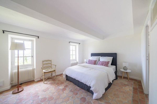 villa in Grasse : Rent this 8 bedrooms provencal villa between Valbonne and Grasse, perfect for family holidays. - Photo 12