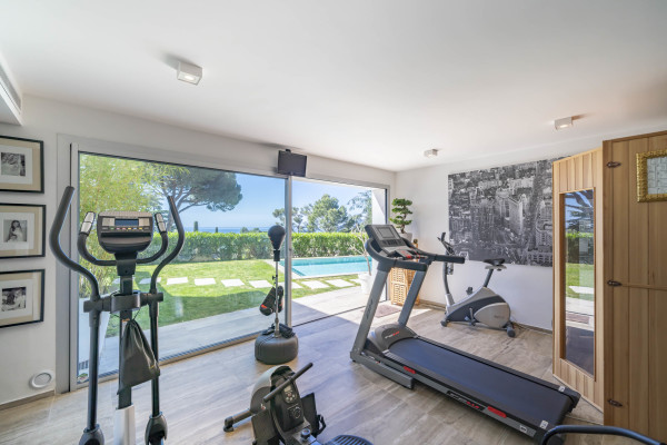 villa in Cannes : Rent this brand new modern villa in Cannes Croix des Gardes with a stuning 180 degree sea view - Photo 33