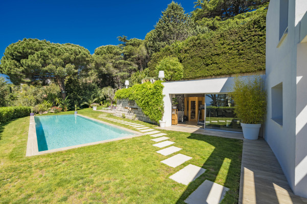 villa in Cannes : Rent this brand new modern villa in Cannes Croix des Gardes with a stuning 180 degree sea view - Photo 37