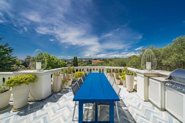 villa in Cap d'Antibes : Rent this 6 bedroom  villa in a quiet area on the cap d'Antibes, walking distance to Juan les Pins. - Photo 10
