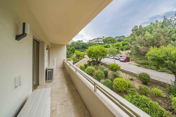 apartment in Cannes : Rent beautiful contemporary 3 bedroom apartment - Photo 22