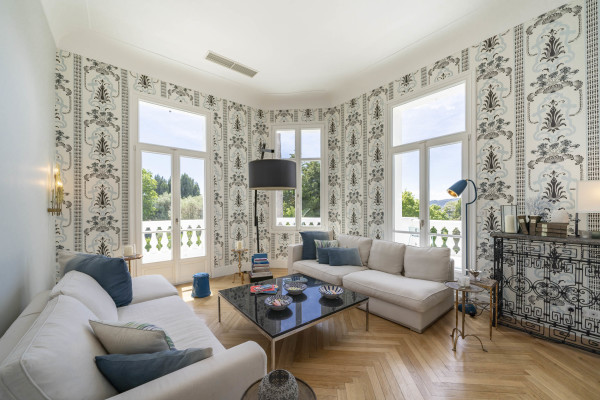 villa in Cap d'Antibes : Rent this 6 bedroom  villa in a quiet area on the cap d'Antibes, walking distance to Juan les Pins. - Photo 8