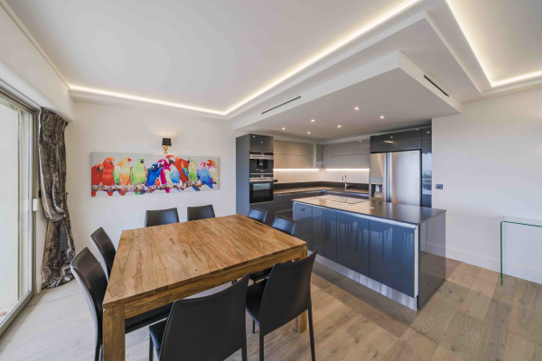 apartment in Cannes : Rent beautiful contemporary 3 bedroom apartment - Photo 6