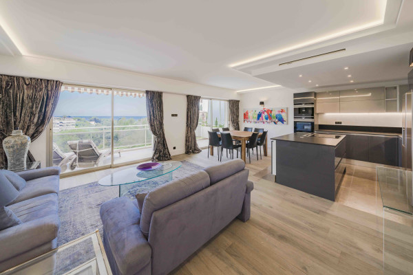 apartment in Cannes : Rent beautiful contemporary 3 bedroom apartment - Photo 4