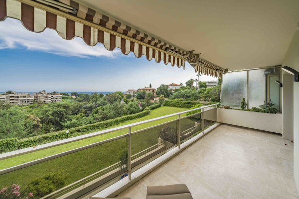 apartment in Cannes : Rent beautiful contemporary 3 bedroom apartment - Photo 1
