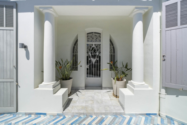 villa in Cap d'Antibes : Rent this 6 bedroom  villa in a quiet area on the cap d'Antibes, walking distance to Juan les Pins. - Photo 5