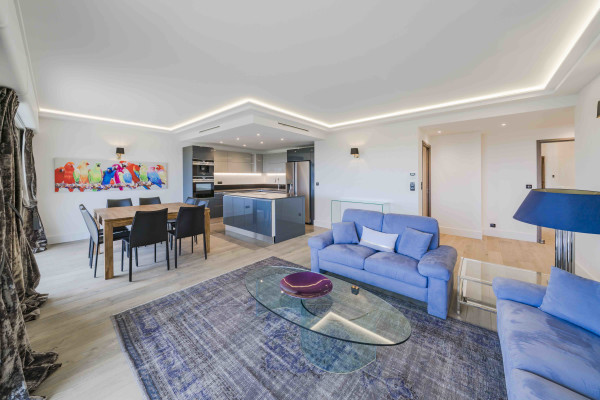 apartment in Cannes : Rent beautiful contemporary 3 bedroom apartment - Photo 3