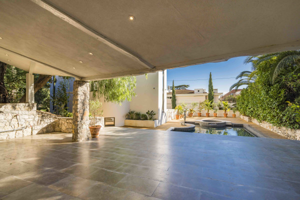 villa in Cannes : Rent beautiful modern villa in the lower Californie area of Cannes - Photo 40