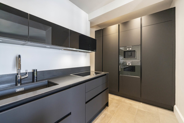 apartment in Cannes : Rent modern 5 bedroom apartment facing the Palais de Festival - Photo 12
