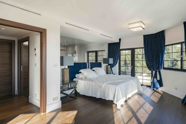 villa in Cannes : Rent beautiful modern villa in the lower Californie area of Cannes - Photo 31