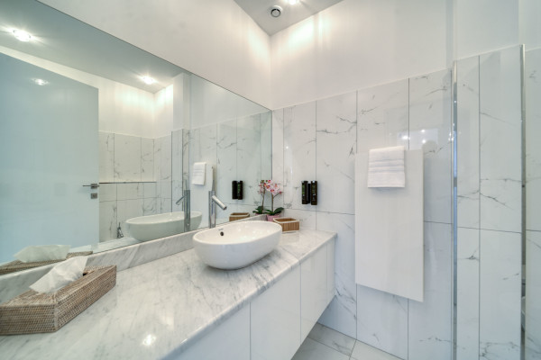 apartment in Cannes : Rent an incredible 3-bedroom apartment in front of Palais des Festivals - Photo 14