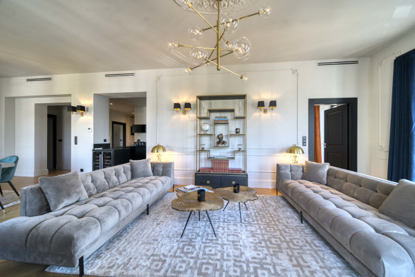 apartment in Cannes : Rent modern 5 bedroom apartment facing the Palais de Festival - Photo 3