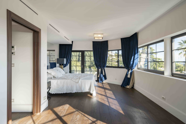 villa in Cannes : Rent beautiful modern villa in the lower Californie area of Cannes - Photo 30