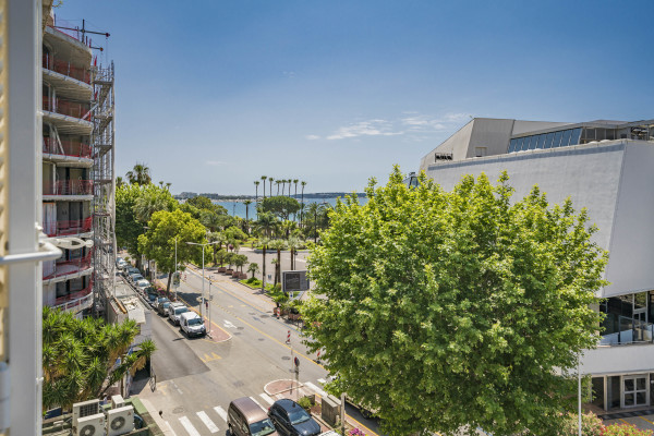 apartment in Cannes : Rent modern 5 bedroom apartment facing the Palais de Festival - Photo 28