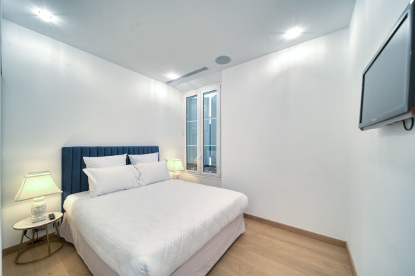 apartment in Cannes : Rent an incredible 3-bedroom apartment in front of Palais des Festivals - Photo 13