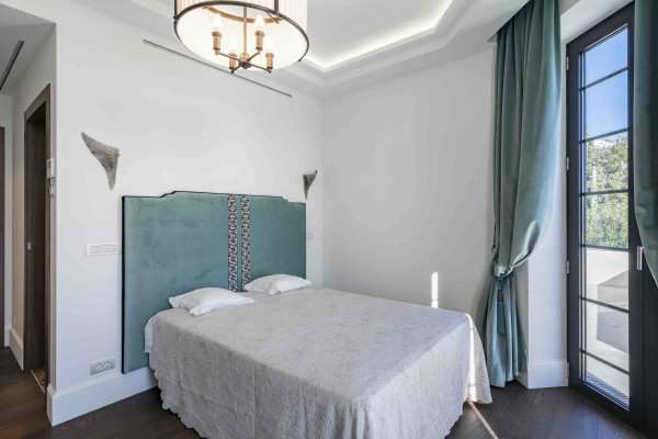 villa in Cannes : Rent beautiful modern villa in the lower Californie area of Cannes - Photo 16