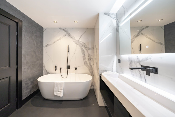 apartment in Cannes : Rent modern 5 bedroom apartment facing the Palais de Festival - Photo 16