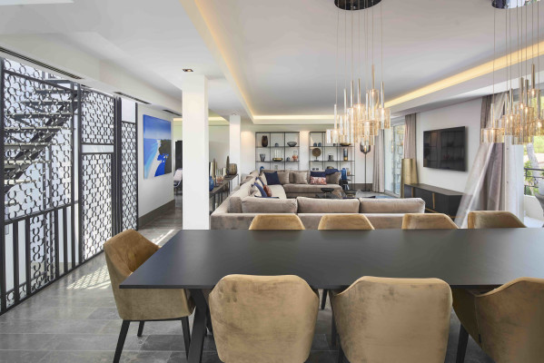 villa in Cap d'Antibes : Rent this brand new villa with a sea view on the cap d'Antibes. - Photo 7