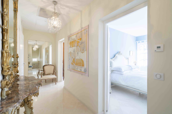 villa in Antibes : Rent beautiful 4 bedroom villa situated in a quiet residential area in Antibes - Photo 17