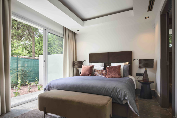 villa in Cap d'Antibes : Rent this brand new villa with a sea view on the cap d'Antibes. - Photo 20