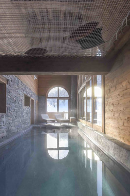 villa in Méribel : Rent this luxury Ski in/ski out Chalet in Méribel - Photo 2
