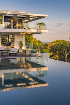 villa in Cannes : Rent one of Cannes most stunning Villas, Ultra Modern 8 bedroom mansion in the hills of Cannes close to the Croisette and the beaches - Photo 60