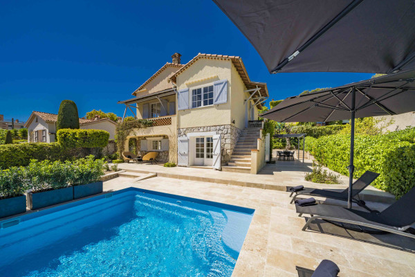 villa in Antibes : Rent beautiful 4 bedroom villa situated in a quiet residential area in Antibes - Photo 41
