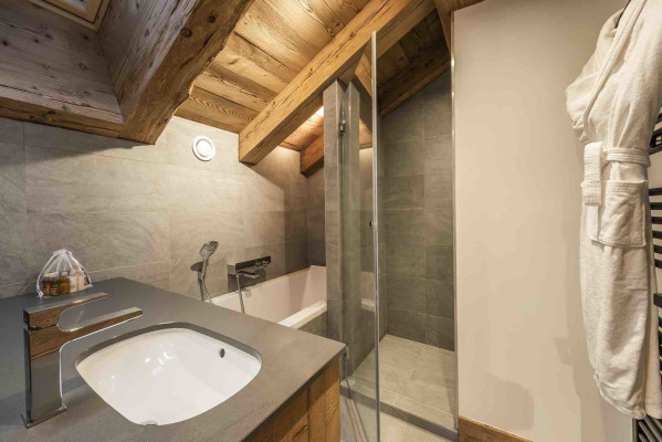 villa in Méribel : Rent this luxury Ski in/ski out Chalet in Méribel - Photo 11
