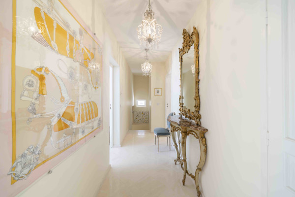 villa in Antibes : Rent beautiful 4 bedroom villa situated in a quiet residential area in Antibes - Photo 32