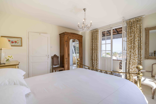 villa in Antibes : Rent beautiful 4 bedroom villa situated in a quiet residential area in Antibes - Photo 25