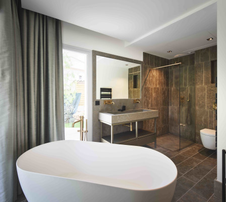 villa in Cap d'Antibes : Rent this brand new villa with a sea view on the cap d'Antibes. - Photo 17