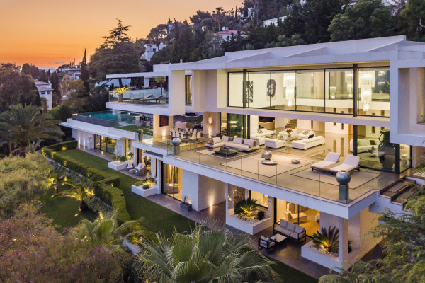 villa in Cannes : Rent one of Cannes most stunning Villas, Ultra Modern 8 bedroom mansion in the hills of Cannes close to the Croisette and the beaches - Photo 63