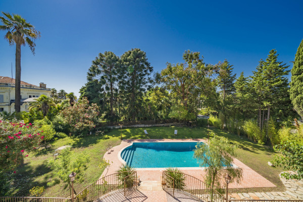 villa in Cannes : Rent this historic property built in 1875  in Cannes, which can accommodate up to 8 guests. - Photo 17