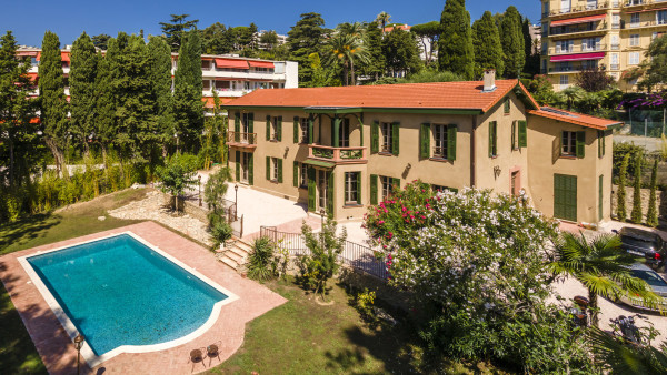 villa in Cannes : Rent this historic property built in 1875  in Cannes, which can accommodate up to 8 guests. - Photo 23