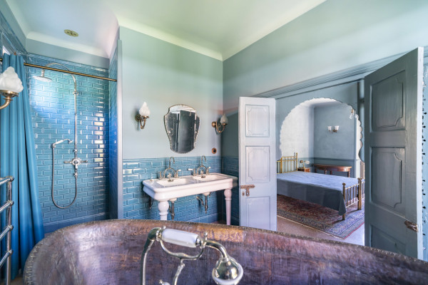 villa in Cannes : Rent this historic property built in 1875  in Cannes, which can accommodate up to 8 guests. - Photo 8