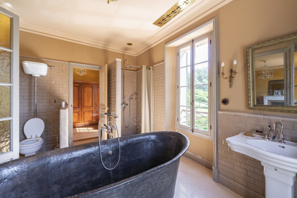villa in Cannes : Rent this historic property built in 1875  in Cannes, which can accommodate up to 8 guests. - Photo 13