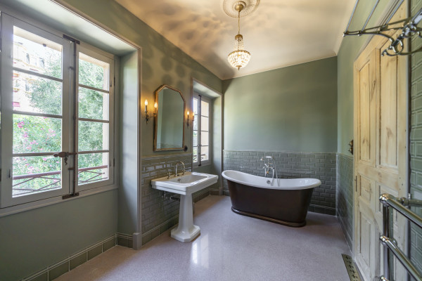 villa in Cannes : Rent this historic property built in 1875  in Cannes, which can accommodate up to 8 guests. - Photo 11