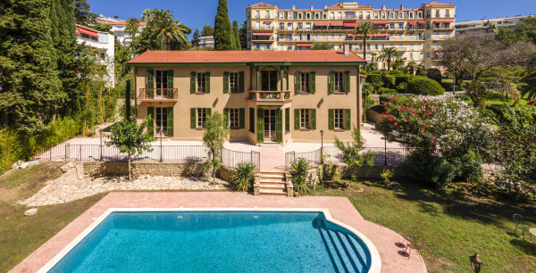 villa in Cannes : Rent this historic property built in 1875  in Cannes, which can accommodate up to 8 guests. - Photo 21