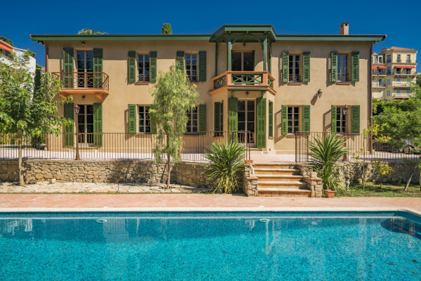 villa in Cannes : Rent this historic property built in 1875  in Cannes, which can accommodate up to 8 guests. - Photo 0