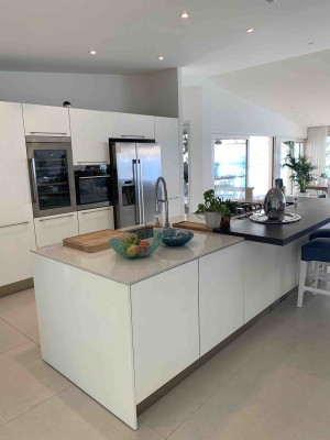 villa in Roquebrune-Cap-Martin : Rent a 4-bedroom stunning waterfront property in Roquebrune Cap Martin. - Photo 11