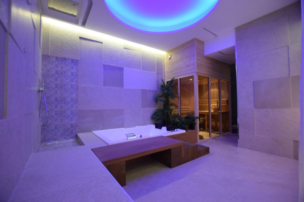 villa in Cannes : Rent gorgeous 7-bedroom villa with sea view in the heights of Cannes - Photo 38